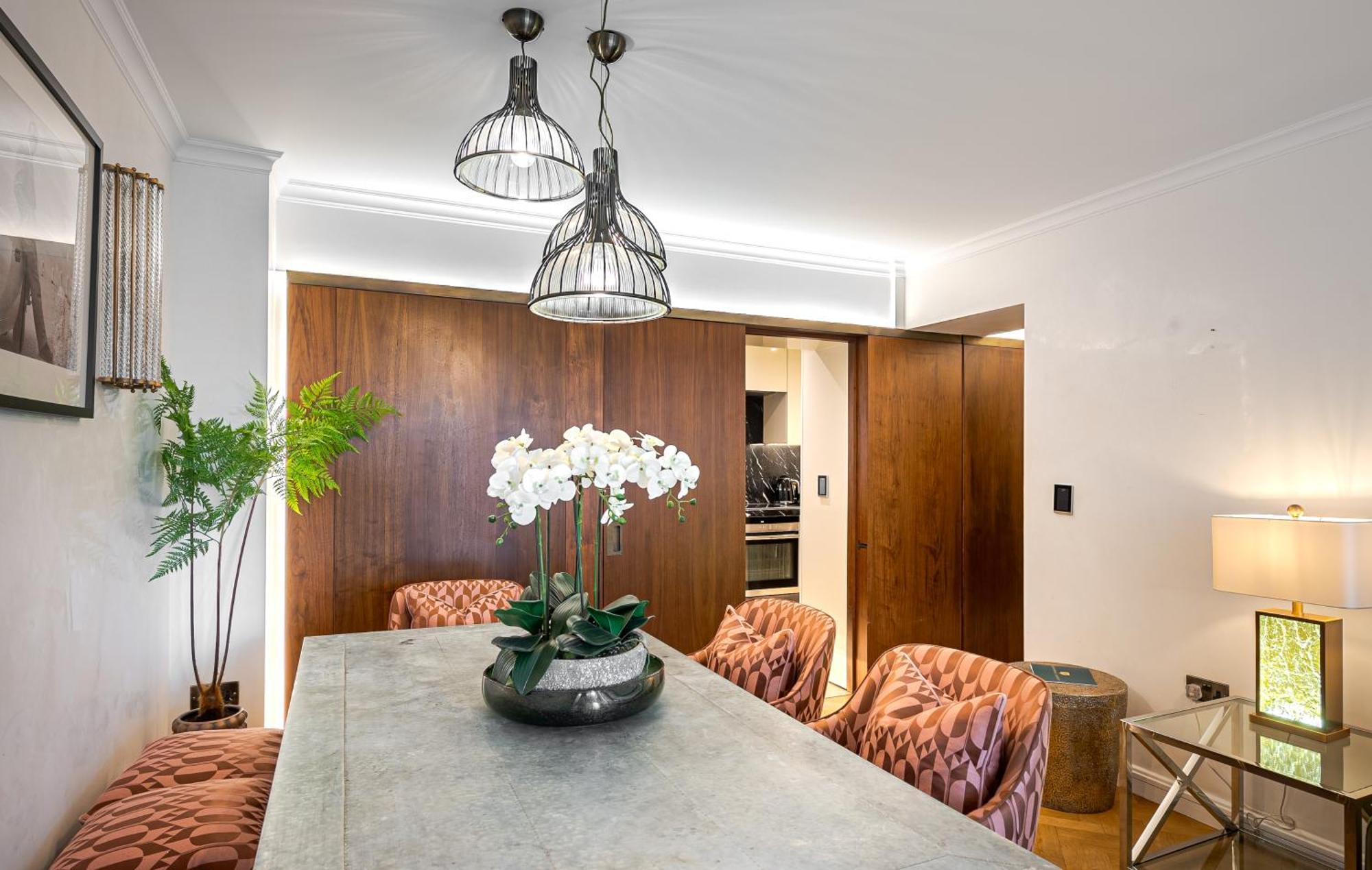Modern Knightsbridge Apartment With Balcony Overlooking Harrods Prime Location Londres Exterior foto